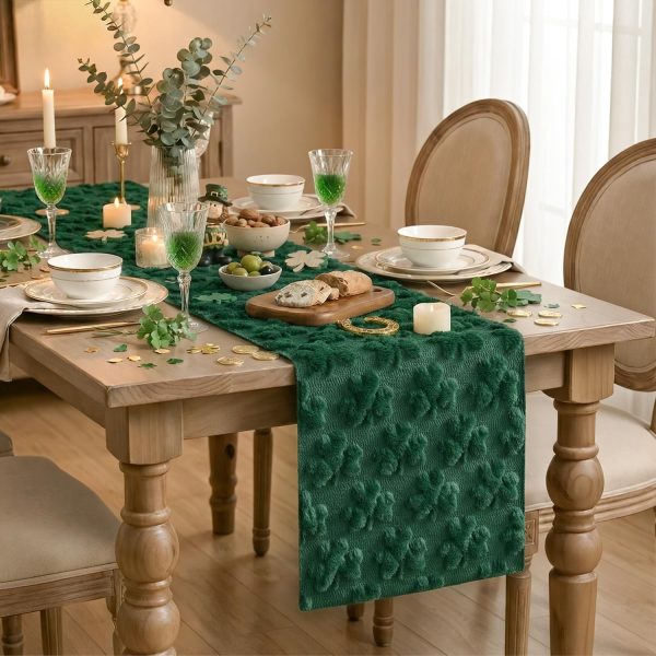 71NW4hy5P0L._AC_SL1500_.jpg Mode Green Soft Plush Faux Fur Jacquard Lucky Clover St. Patrick's Day